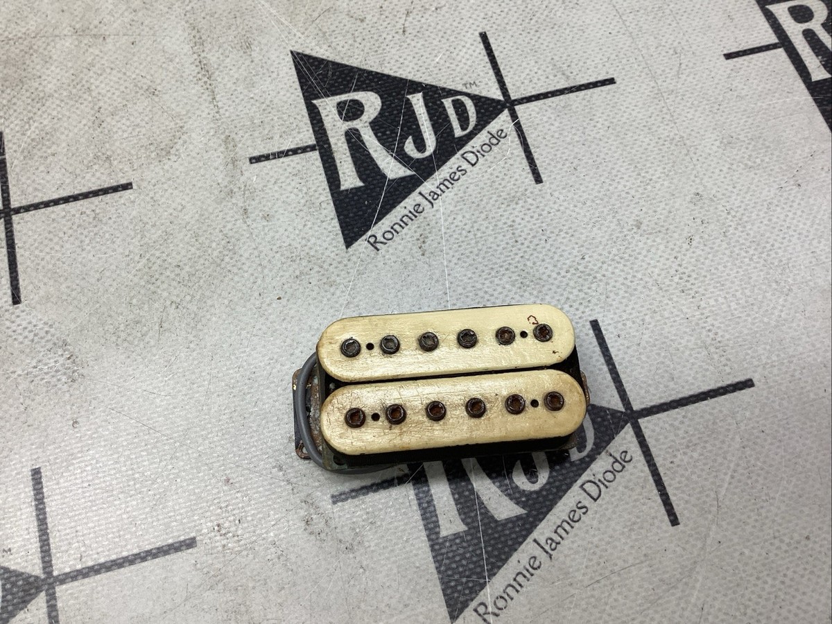 ハ*ー様 Ibanez エレキギター クリーム色 ハムバッカー ハ*ー様 Ibanez