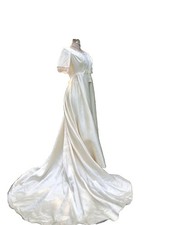 Vintage Early 1960  s WEDDING GOWN DRESS Simple  So Sweet w/ Lace Trim 34-24-40