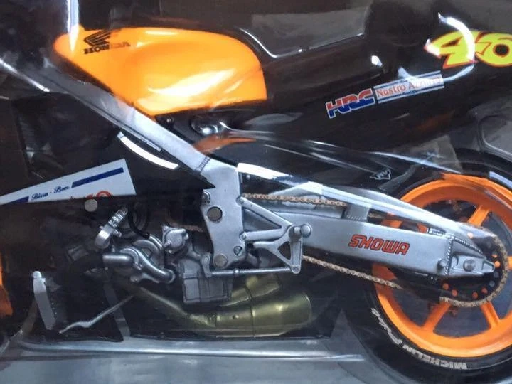 Minichamps 1/12 Honda Nsr500 Rossi Limited Edition Diecast Motorcycle Model - Image 4 of 4