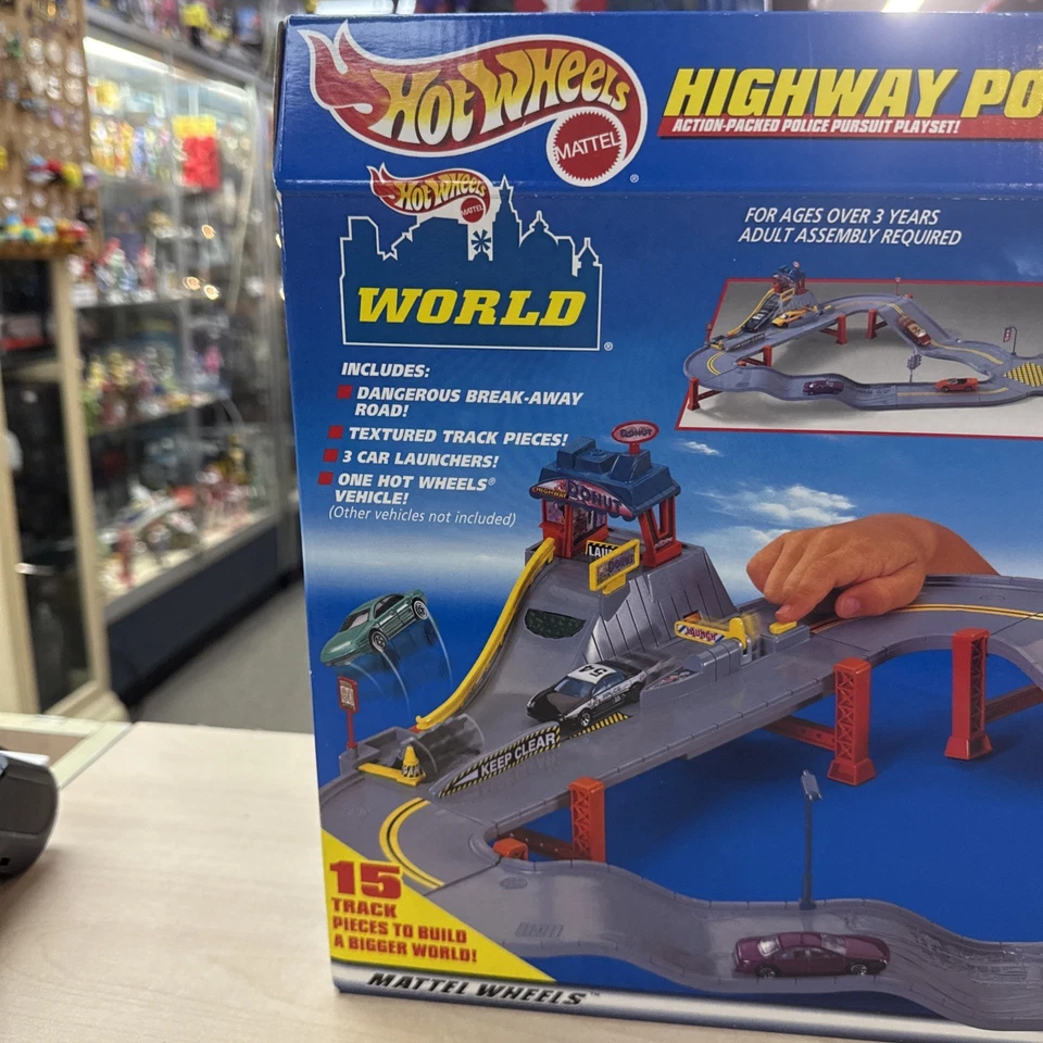 Rare 1999 Hot Wheels Highway Police Chase  89858 Factory Sealed - Image 2 of 4
