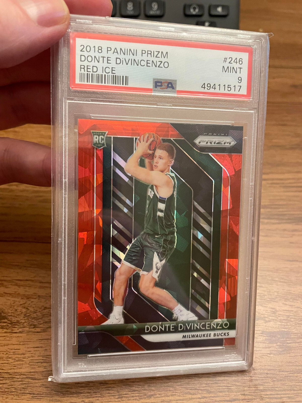 2018-19 Panini Prizm Red Ice Prizm Donte DiVincenzo #246 PSA 9 MINT Rookie RC