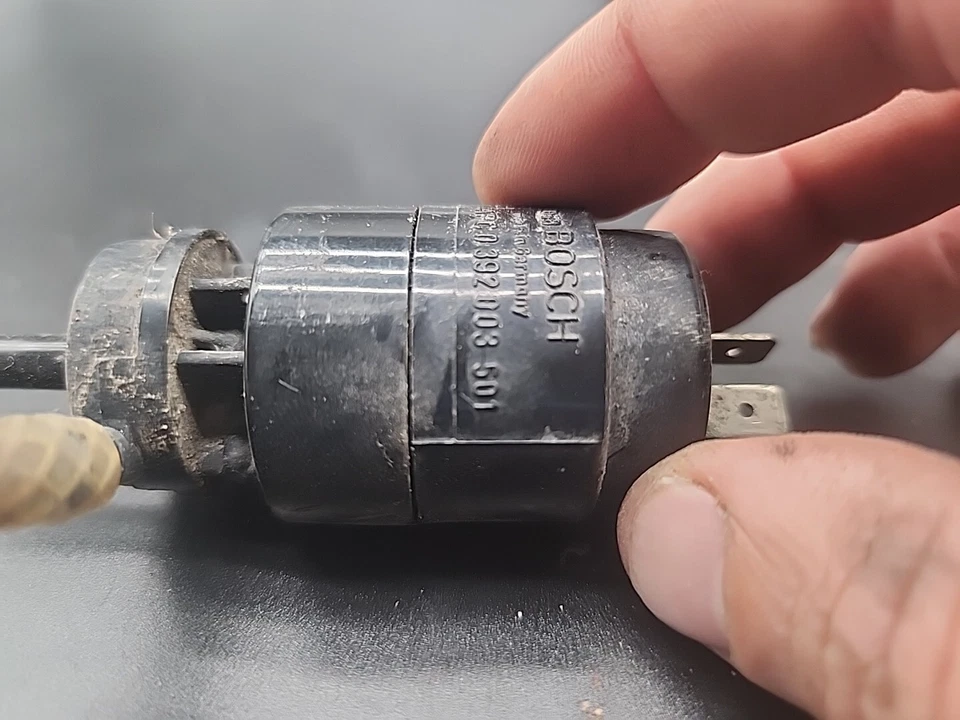 Washer fluid pump Wiper Bosch Ferrari F355 GTS 0392003501 L6-6 Foto 3 de 4