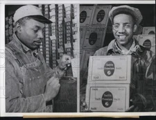 1941 Press Photo Willie Mayweather and brother, Floyd at the Swift & Company