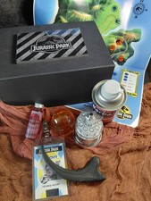 Jurassic Park Movie Prop Box Set With Dna Vial, Cryocan, Cane Top, Id, Claw, Map