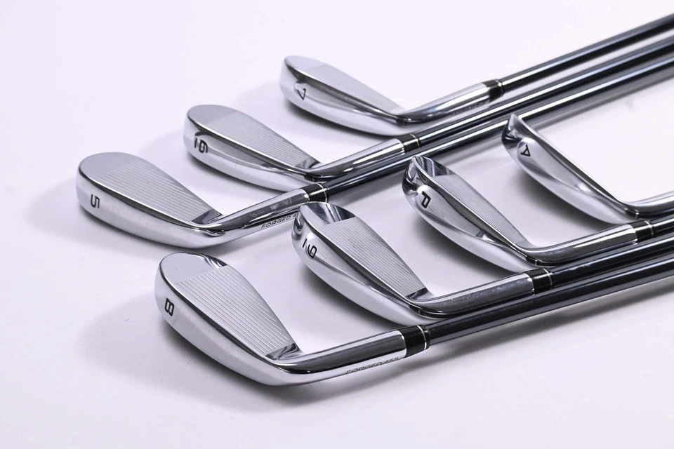 Callaway Paradym Irons / 5-PW+GW / Regular Flex UST Recoil Dart 65 Shafts - Image 4 of 4