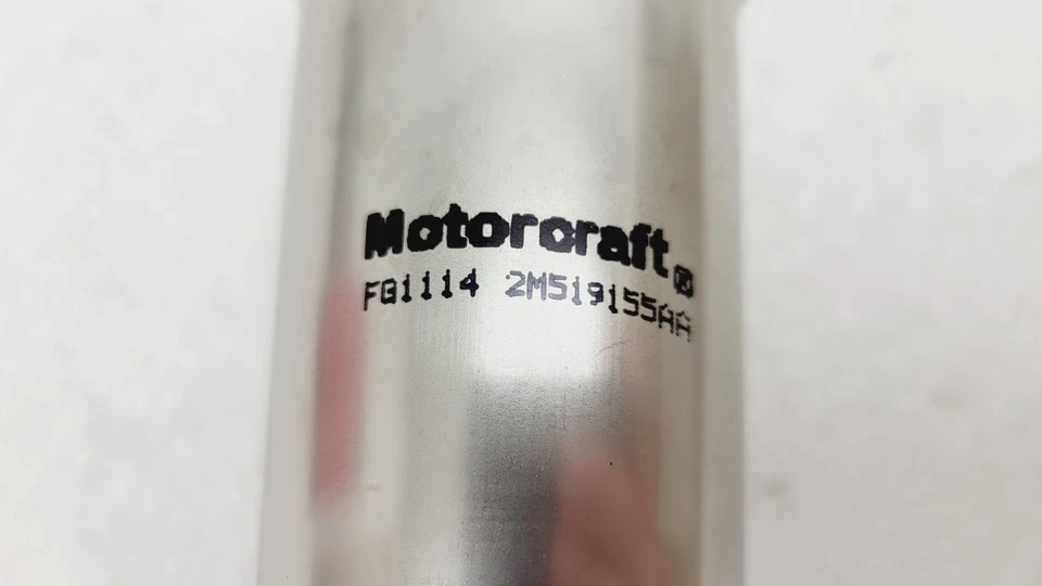 Filtro de combustible Ford Crown Victoria Lincoln Town Car 1998-2011 2M5Z-9155-CA Foto 3 de 4