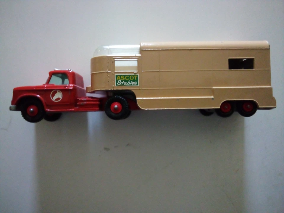 Vtg Matchbox Lesney King Size No. K-18 Dodge Tractor w/Articulated Horse Van - Image 2 of 4