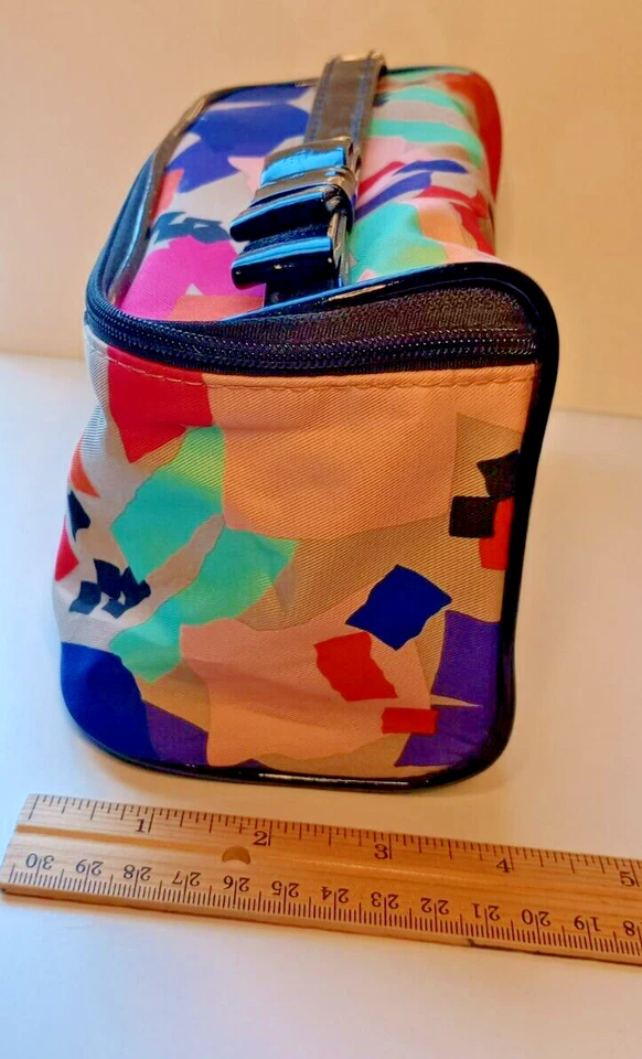 Bolsa de cosméticos de maquillaje Elizabeth Arden de Shoshanna con asa superior Foto 2 de 4