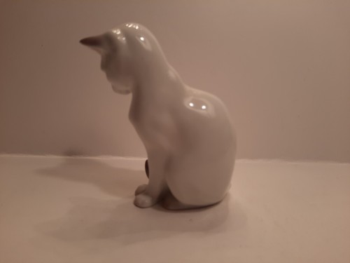 VTG Royal Copenhagen Bing & Grondahl Porcelain White Kitty Cat Figurine # 2453 - Picture 4 of 6