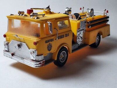 Revell Snap Tite Mack Pumper Fire Truck Glenview #4 1:32 Plastic