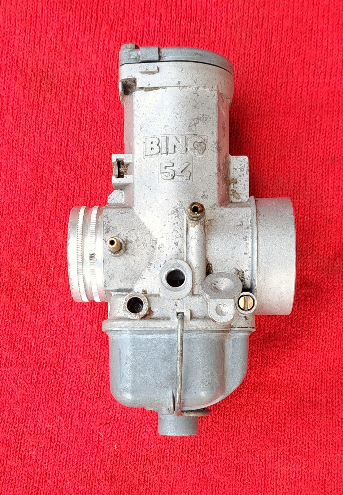 Foto 1 di 8