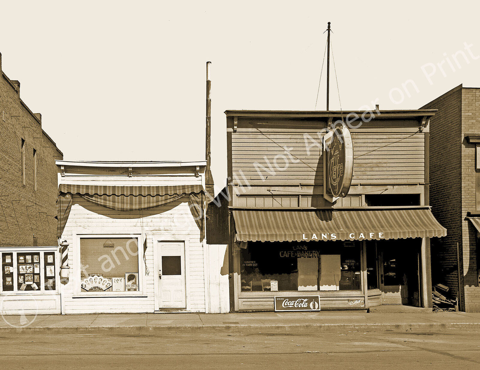 1939 Lan's Cafe, Ritzville, Washington Vintage Old Photo 8.5