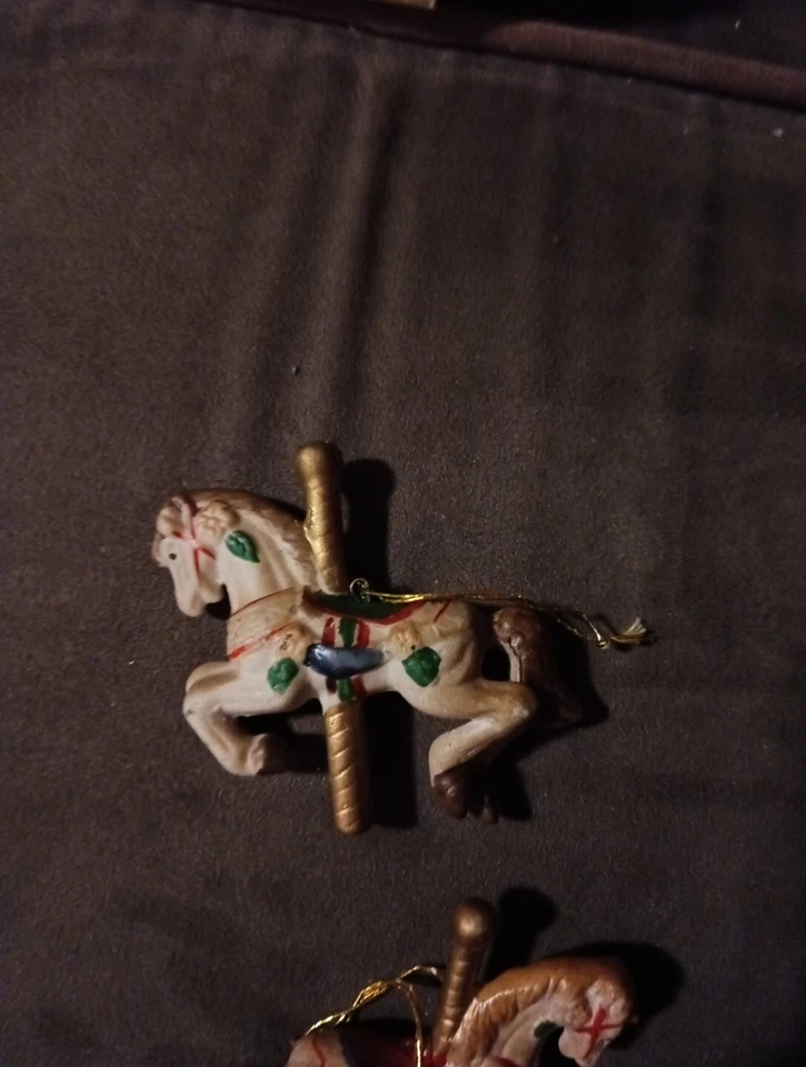 Carousel Ornaments Christmas Around The World House Of Lloyd #54-545 2 Horses 3" - Изображение 3 из 4