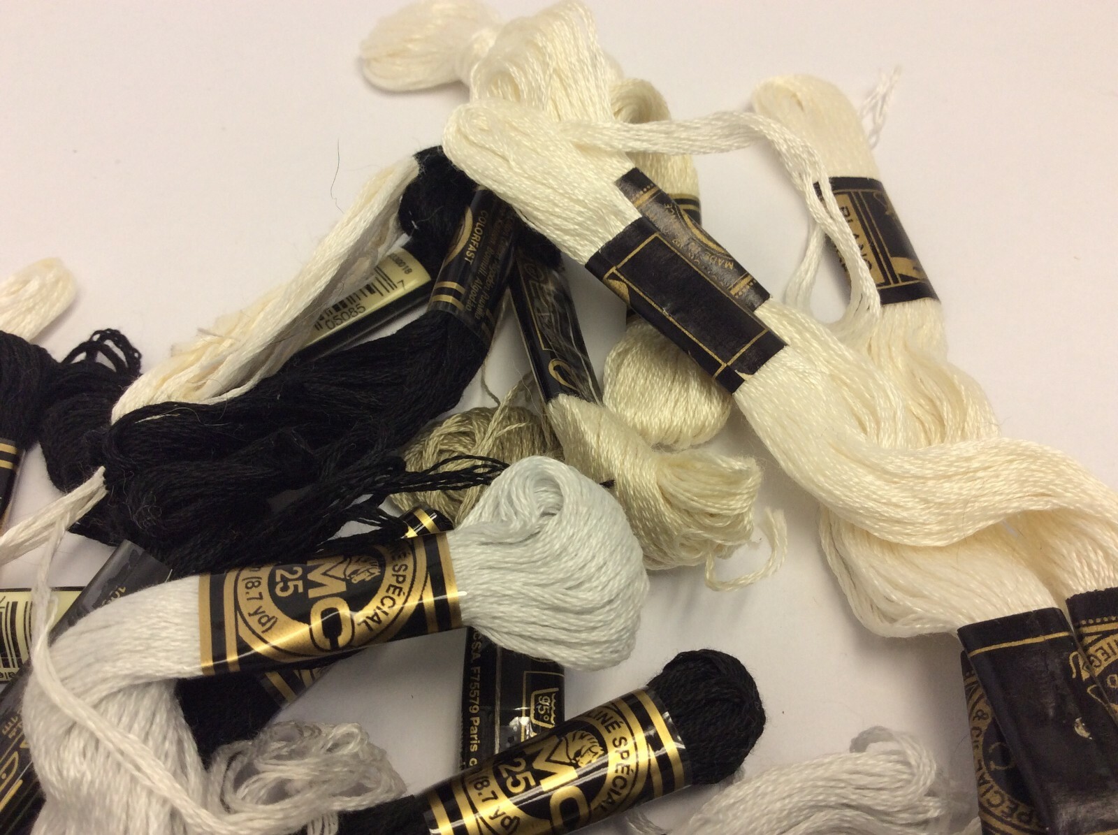 Lot 18 Mouline Special DMC 25 8.7 Yard Needlepoint Thread Floss Black White Gray