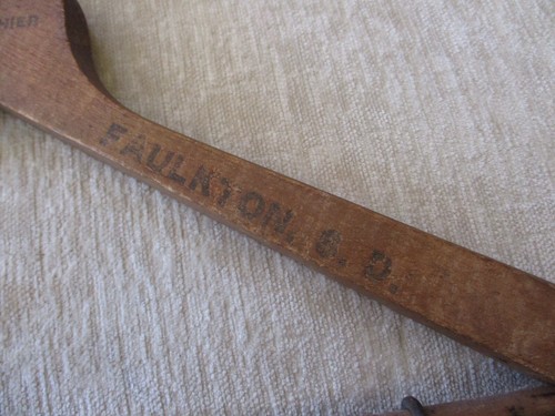 Lot of 2 Vintage Advertising Wooden Coat Suit Hangers Iowa South Dakota - Picture 12 of 19