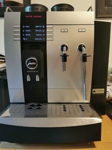 Kaffeevollautomat Jura Impressa X9, wenig genutzt, neuwertig, frisch gewartet