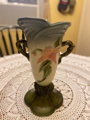 Vintage Hull Pottery Woodland W18 Vase 10 1/2" High Made in the U.S.A. - Picture 16 of 20