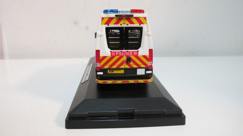 1:43 AURORA IVECO DAILY HONG KONG POLICE TRAFFIC WHITE RESIN CARS - Picture 8 of 10
