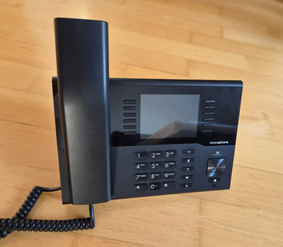 innovaphone IP222 - IP Systemtelefon Schwarz - mit TP-Link POE Netzteil