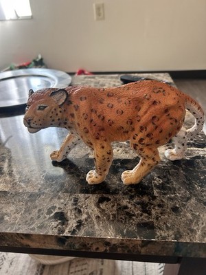 Rare 1997 ERTL WILDS OF AFRICA SERIES Safari Wildlife Animal Figure LEOPARD