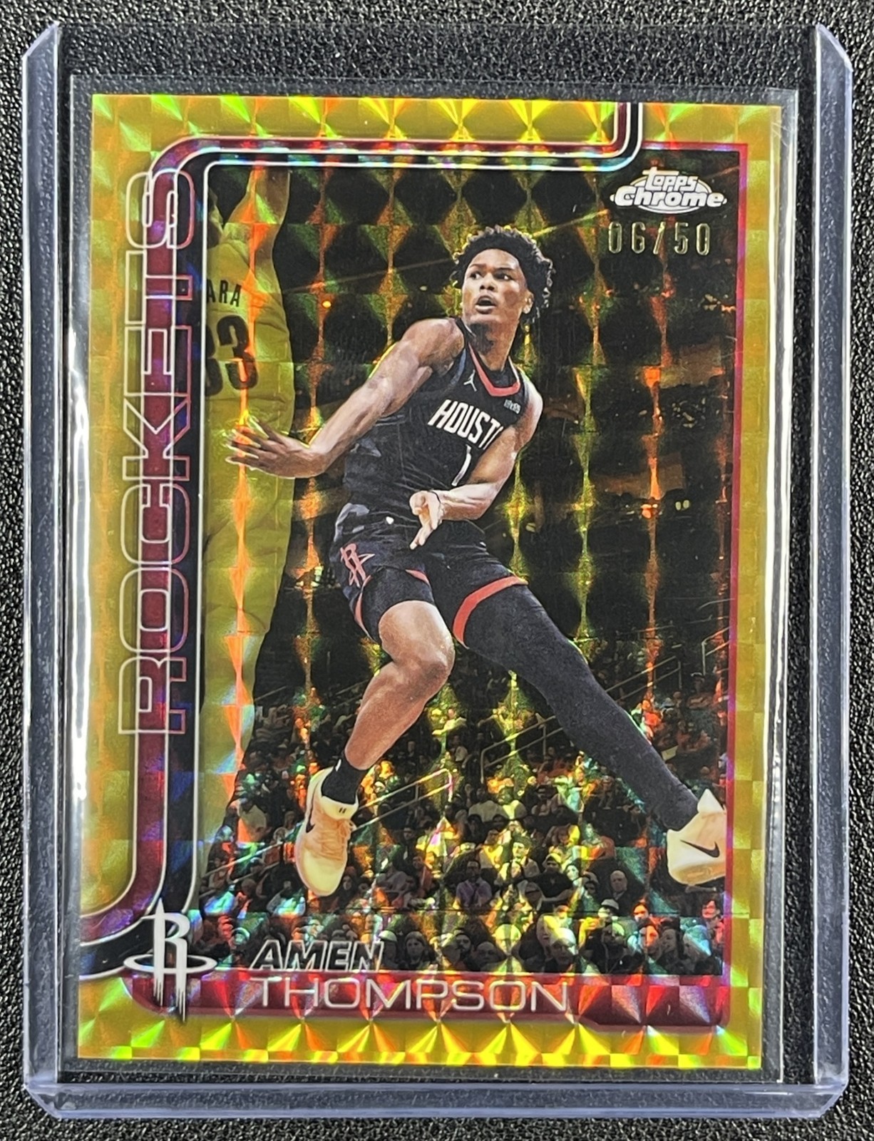 2025-26 Chrome Update Amen Thompson #44 Gold Geometric Refractor /50