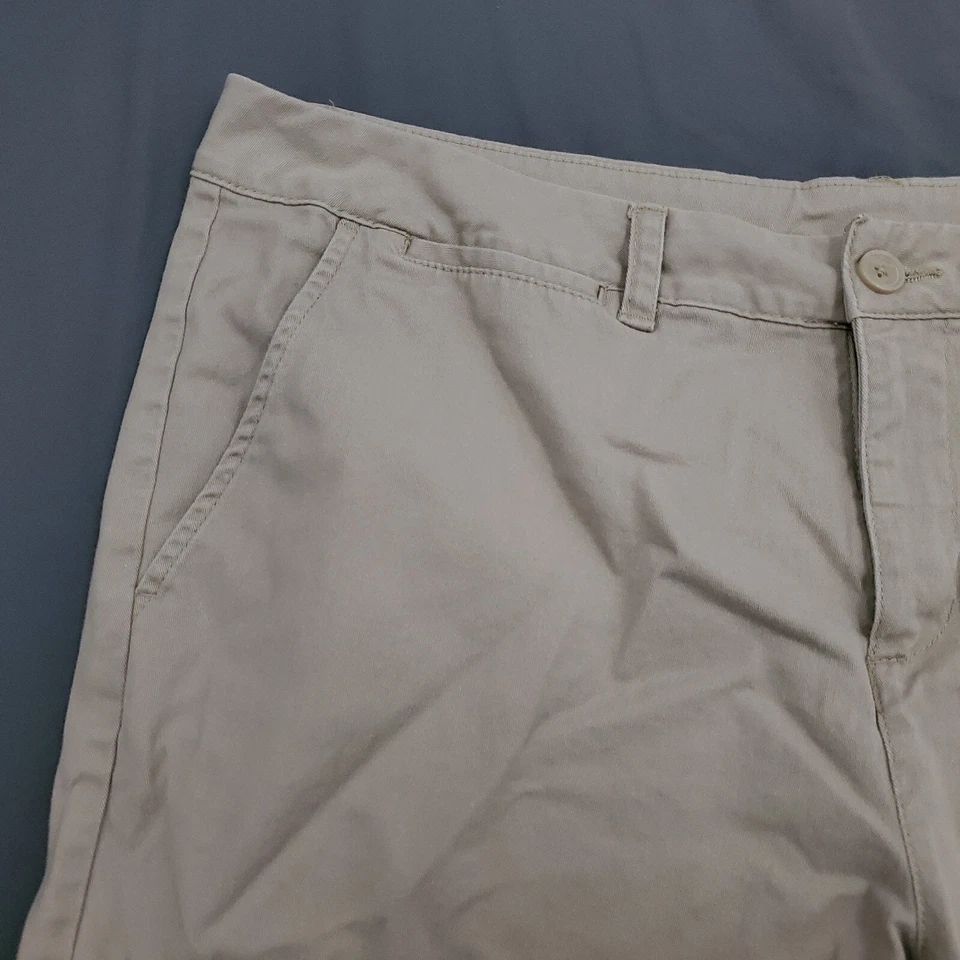 White Stag Shorts Womens Size 18 Chino High Rise Twill 9" Inseam Khaki Brown - Image 2 of 4