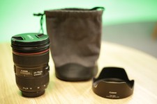 Canon EF 24-70mm f/2.8 L-series USM ii Lens with Hood and Pouch / Excellent / UK