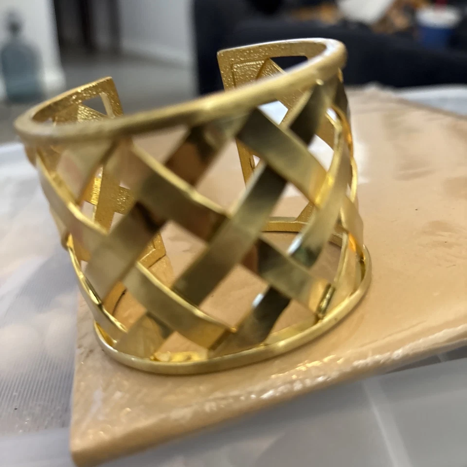 Pulsera Kenneth Jay Lane celosía tono dorado Foto 2 de 4