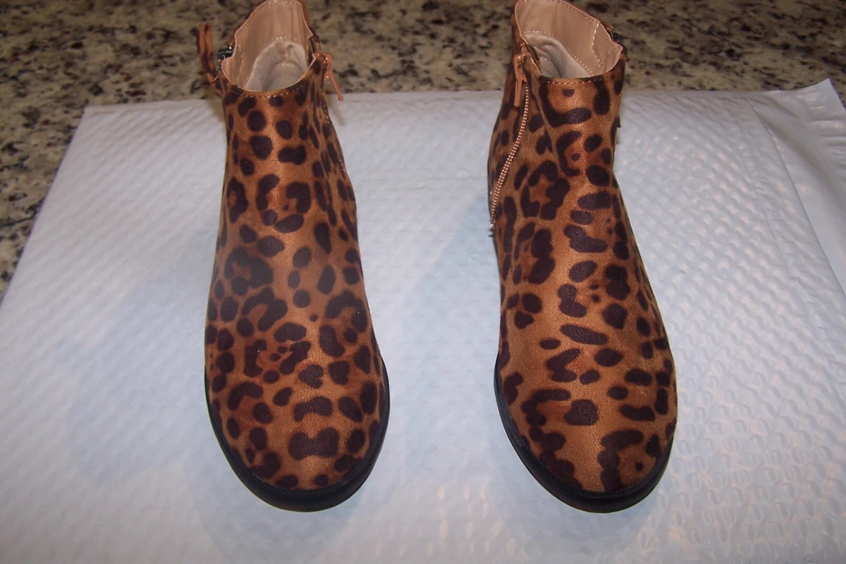 Time and tru leopard boots top