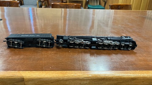 RIVAROSSI SOUTHERN PACIFIC AC-11 4257 CAB FORWARD STEAM LOCOMOTIVE DCC/SOUND - Picture 14 of 16
