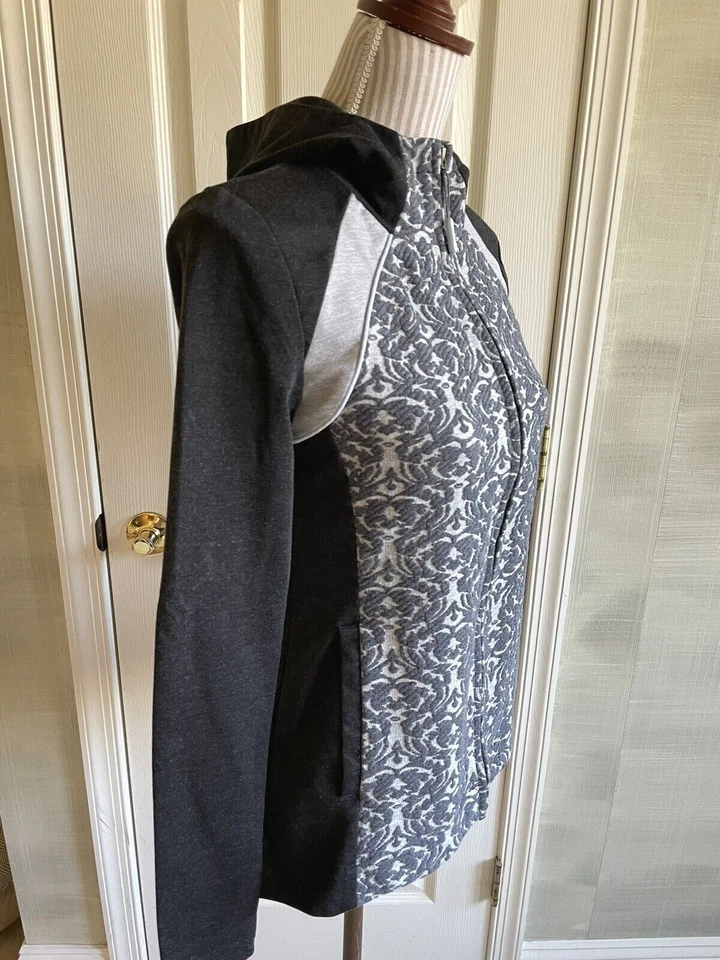 Chaqueta con Capucha Anthropologie Pure + Good Gris Estampado Floral XS Foto 3 de 4