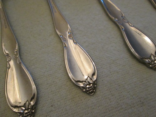 Oneida Community "Chatelaine" Soups Spoons (4) & Salad Forks (2) - Stainless - Imagen 8 de 11
