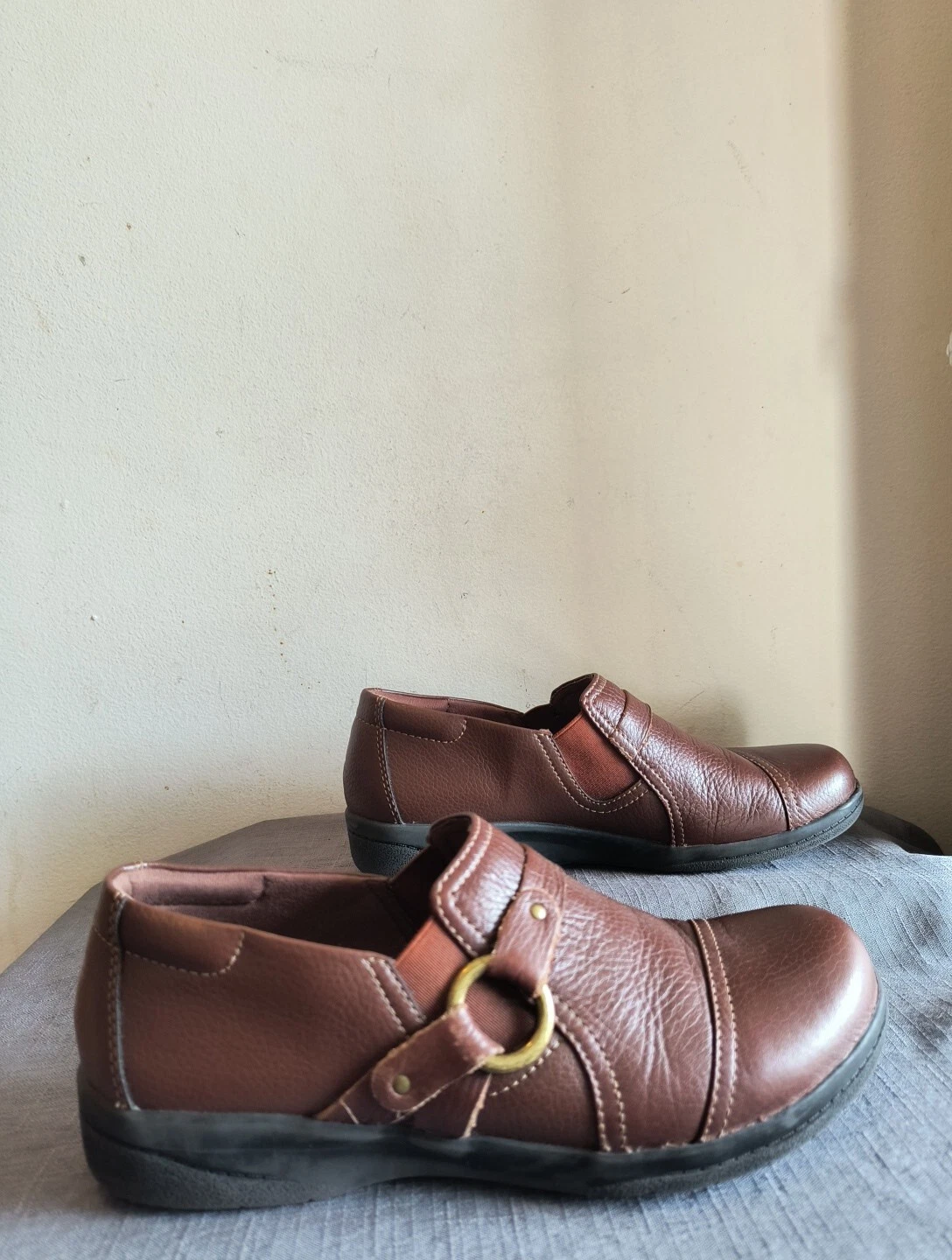 Scarpe slip on Clarks Collection in pelle Cheyn Fame mogano taglia 7 5 donna