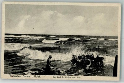 38138767 - 2435 Dahme bathing guests in the sea surf photographer Otto Simonsen