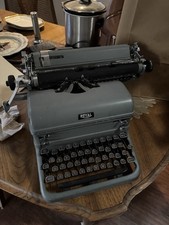 Royal Antique Typewriter thumbnail