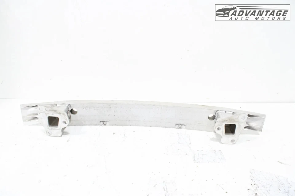 Chevrolet Camaro 2016-2024 parachoques trasero barra de refuerzo barra de refuerzo OEM Foto 3 de 4