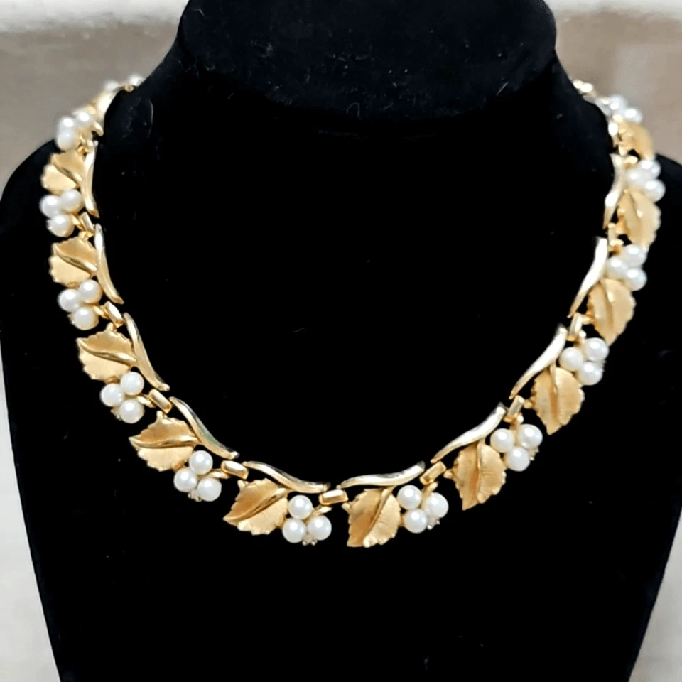 Conjunto de broche collar pulsera vintage años 60 Trifari oro cepillado Foto 2 de 4