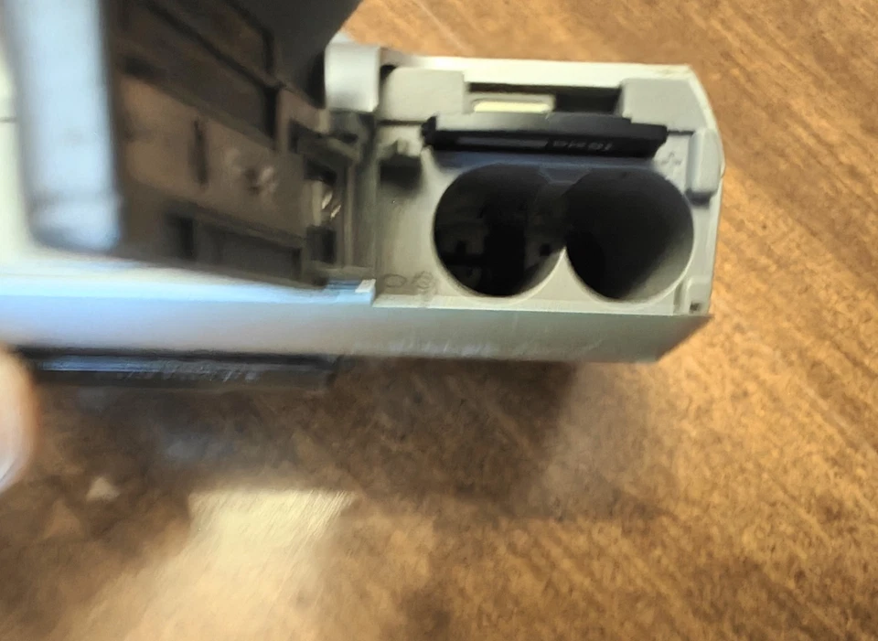 Fujifilm FinePix A330 3.2MP Digital Camera Silver Working With 16MB SD Card - Image 4 of 4