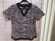Women Short Sleeve Vneck Black w/Zebra