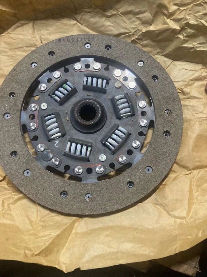 Mopar Nos 5222700 8.5” Clutch Disc Fits Fits 81-82 Omni Horizon Rampage Lebaron - Изображение 2 из 3