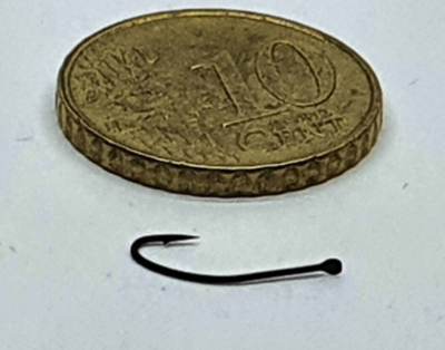 Ami Mustad 10602BLM Misura 14 (50 Pezzi) | Per Carassi E Pesca Fine | Made In Italy