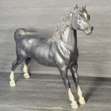 1960-1985 Breyer Traditional Stretch Stance Matte Black Morgan #48 Ear Repair