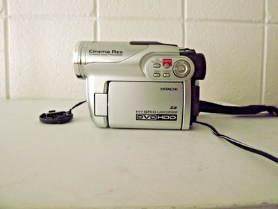 Hitachi DZ-HS300A Cinema Res DVD+HDD Hybrid Camcorder  w/ accessories & Bag