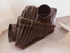 2017-2021 Cadillac XT5 OEM 3.6 Air Intake Filter Cleaner Box Assembly 9555431