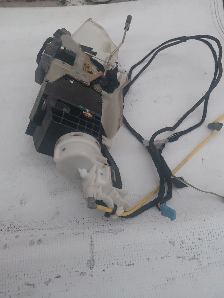 Mercedes Benz W220 S500 S450 S350 AMG 2003 puerta pestillo aspiradora conjunto trasero izquierdo Foto 3 de 4