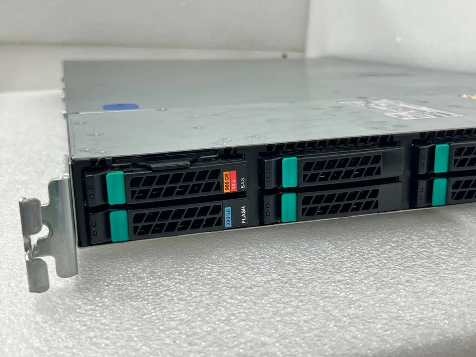 EMC2 / DELL KYBFP FIBRE CHANNEL SERVER with 2.2TB Capacity (4 Mix HDD) & RAM - Image 2 of 4