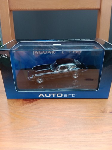 Autoart 1/43 Jaguar E-Type Coupe Series III V12 black 53781 - Bild 2 von 9