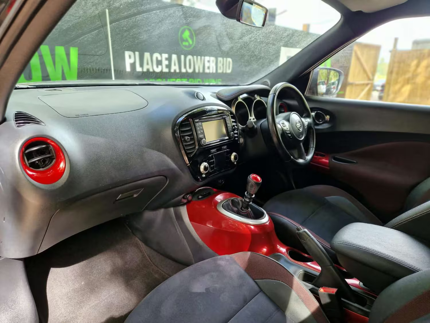 2017 Nissan Juke, photograph 21