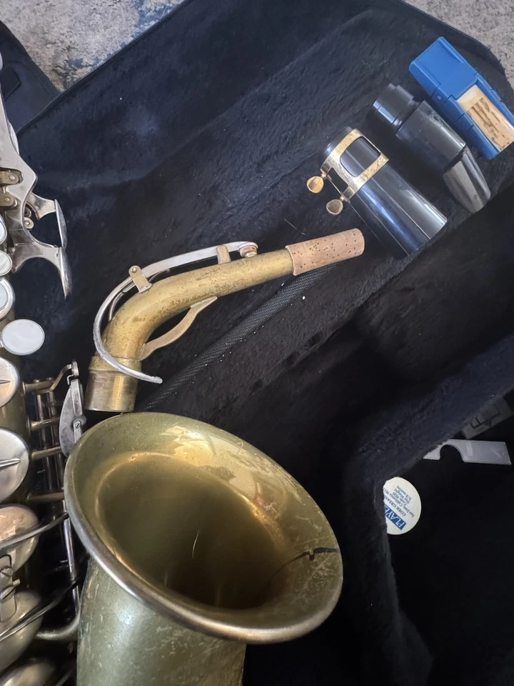 Saxofón El Parisino Hecho en Francia para F.E. Saxo alto Olds & Son Foto 4 de 4