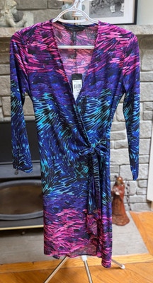 BCBG Maxazria ''Adele'' Wrap Dress NWT Size XS Sea Green Multi Abstract Print 